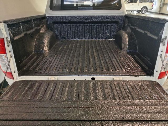 2024 Nissan Navara 2.5 DDTi SE Double-Cab, photo 4