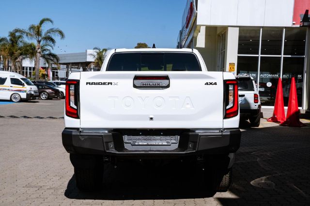 2026 Toyota Hilux 2.8 GD-6 RB Raider X 4x4 Auto Extended Cab, photo 4