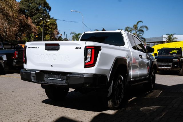 2026 Toyota Hilux 2.8 GD-6 RB Raider X 4x4 Auto Extended Cab, photo 5