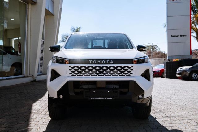 2026 Toyota Hilux 2.8 GD-6 RB SRX Auto Double-Cab, photo 3