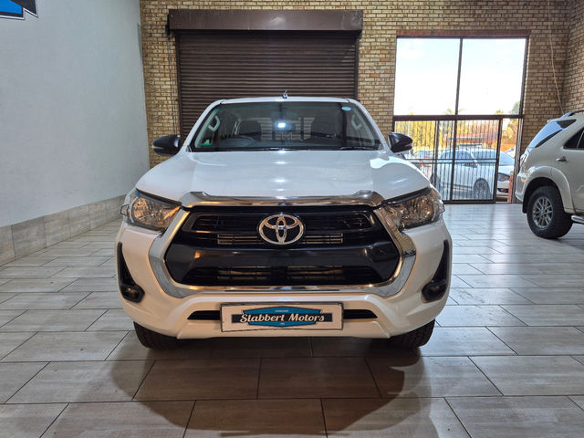 2021 Toyota Hilux 2.4 GD-6 Raider 4x4 Double-Cab, photo 2