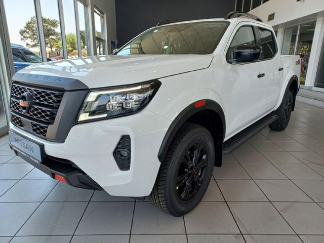 2026 Nissan Navara 2.5 DDTi PRO-2X Auto Double-Cab, photo 2