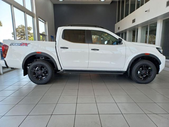 2026 Nissan Navara 2.5 DDTi PRO-2X Auto Double-Cab, photo 4