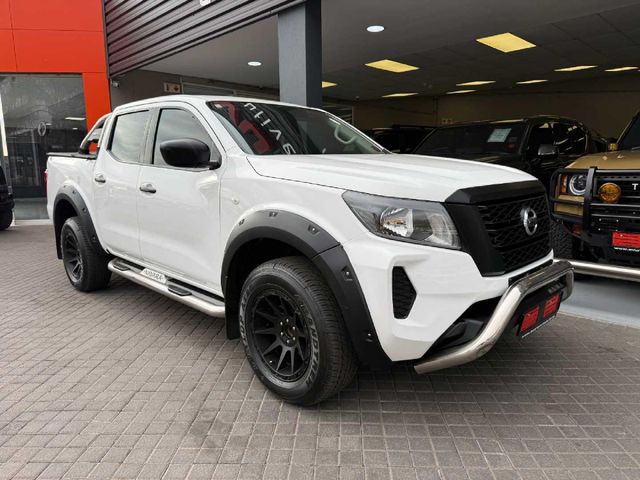 2022 Nissan Navara 2.5 DDTi SE Auto Double-Cab, photo 4