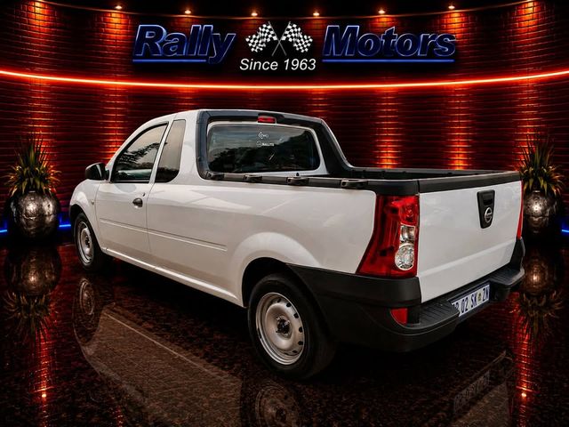 2023 Nissan NP200 1.6 A/C Safety Pack, photo 4