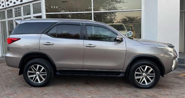 2017 Toyota Fortuner 2.8 GD-6 Raised Body Auto, photo 2