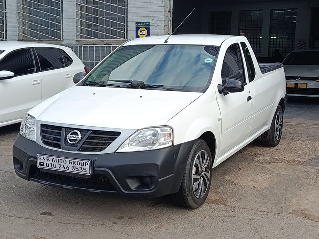 2020 Nissan NP200 1.6 A/C Safety Pack, photo 2