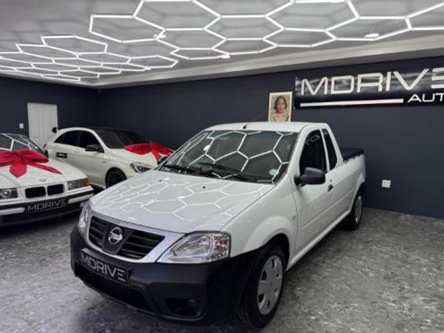 2023 Nissan NP200 1.6 A/C Safety Pack, photo 2