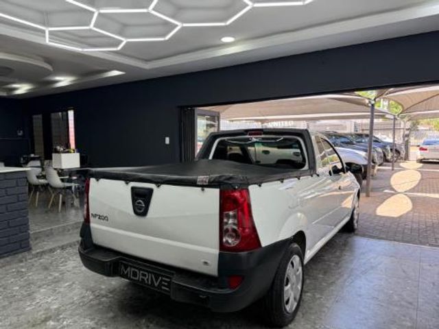 2023 Nissan NP200 1.6 A/C Safety Pack, photo 4