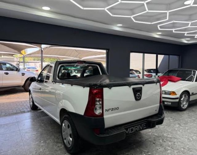 2023 Nissan NP200 1.6 A/C Safety Pack, photo 5