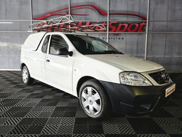2022 Nissan NP200 1.6 A/C Safety Pack, photo 2