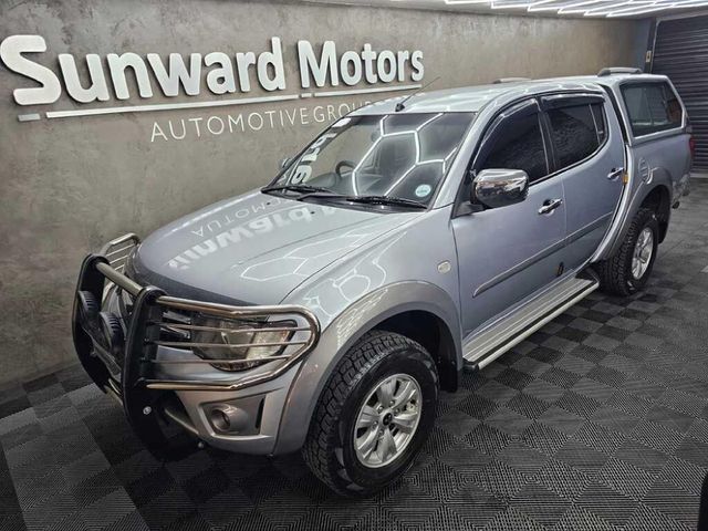 2014 Mitsubishi Triton 2.5 DI-D Double-Cab, photo 2