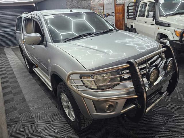 2014 Mitsubishi Triton 2.5 DI-D Double-Cab, photo 4