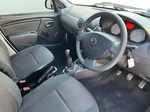 2023 Nissan NP200 1.6 A/C Safety Pack, photo 4