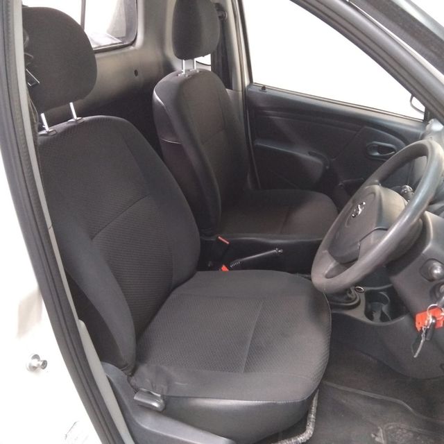 2020 Nissan NP200 1.6 A/C Safety Pack, photo 5