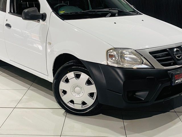 2018 Nissan NP200 1.6 Aircon Safety Pack Manual (Petrol), photo 3