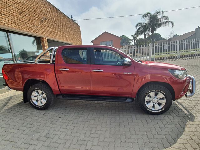 2017 Toyota Hilux 2.8 GD-6 Raider 4x4 Double-Cab Auto, photo 3