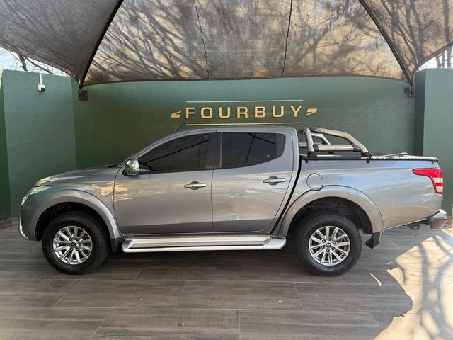 2017 Mitsubishi Triton 2.4 Di-Dc Auto Double-Cab, photo 4