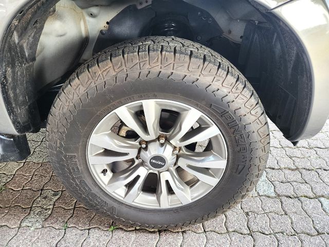 2021 Isuzu D-Max 300 LX 4x4 Auto Double-Cab, photo 4
