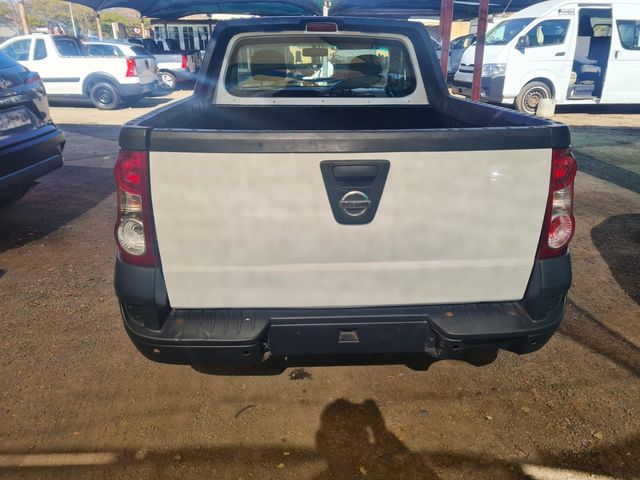 2012 Nissan NP200 One owner full service history, photo 4
