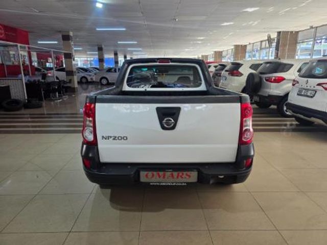 2022 Nissan NP200 1.6 A/C Safety Pack, photo 4