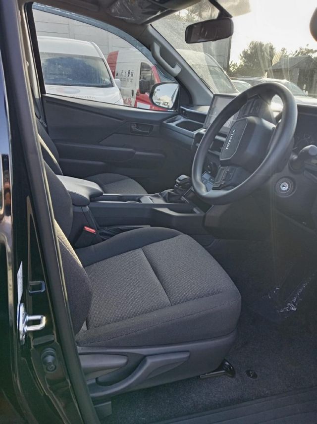 2026 Toyota Hilux 2.8 GD-6 RB SRX 4x4 Auto Double-Cab, photo 3
