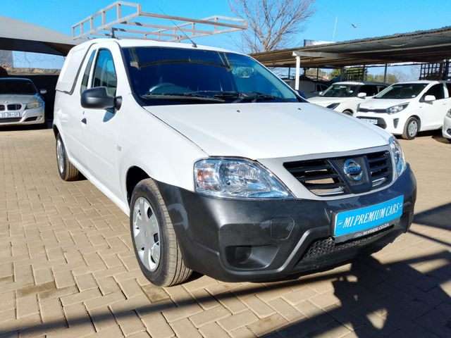 2023 Nissan NP200 1.6 A/C safety pack