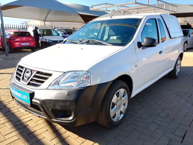 2023 Nissan NP200 1.6 A/C safety pack, photo 2