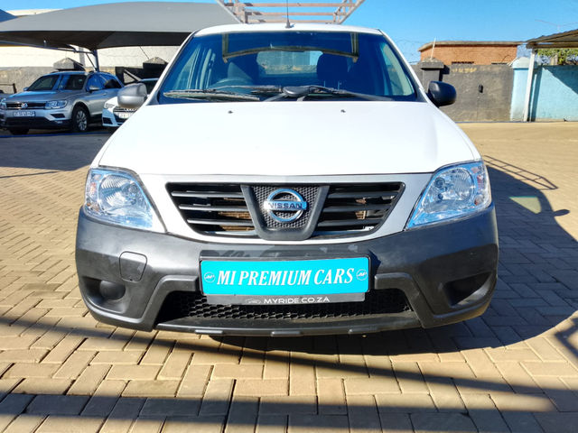 2023 Nissan NP200 1.6 A/C safety pack, photo 5