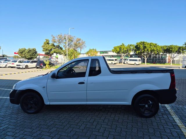2022 Nissan NP200 1.6 A/C Safety Pack, photo 4
