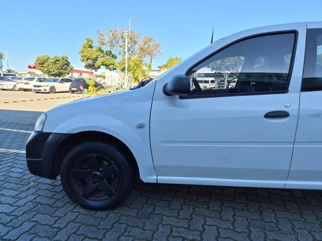 2022 Nissan NP200 1.6 A/C Safety Pack, photo 5