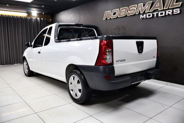 2023 Nissan NP200 1.6 A/C Safety Pack, photo 5