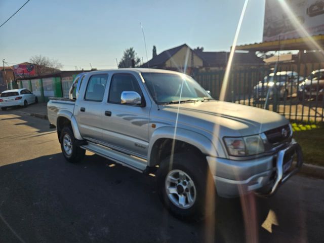 2003 Toyota Hilux 3.0 DE 4x4 Double-Cab, photo 3