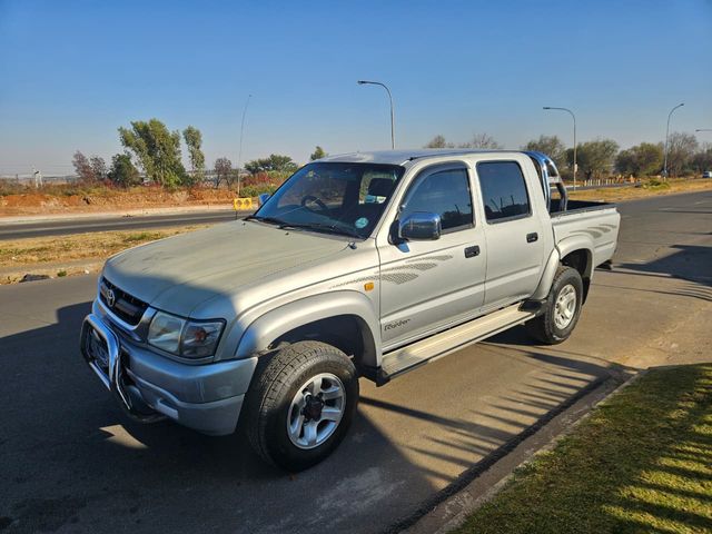 2003 Toyota Hilux 3.0 DE 4x4 Double-Cab, photo 5