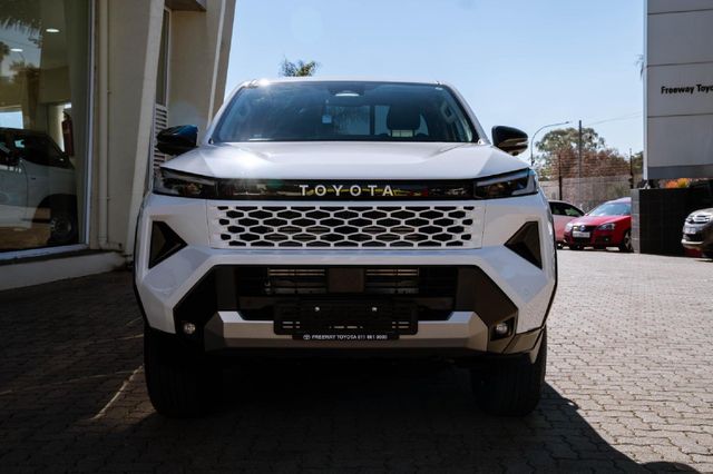2026 Toyota Hilux 2.8 GD-6 RB Raider X Auto Extended Cab, photo 3