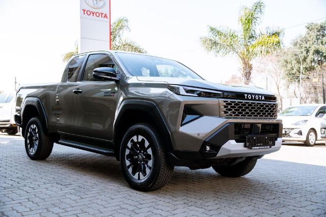 2026 Toyota Hilux 2.8 GD-6 RB Raider X Auto Extended Cab, photo 2