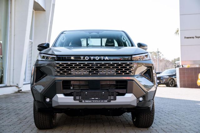 2026 Toyota Hilux 2.8 GD-6 RB Raider X Auto Extended Cab, photo 3
