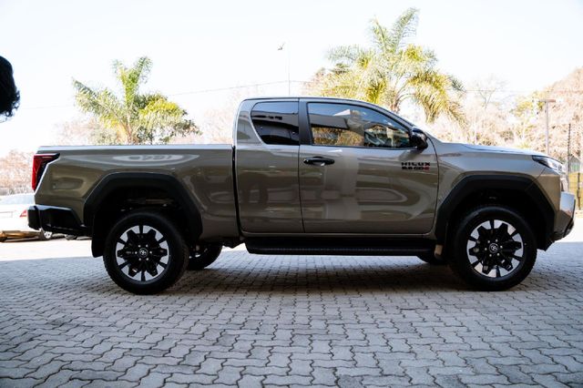 2026 Toyota Hilux 2.8 GD-6 RB Raider X Auto Extended Cab, photo 5