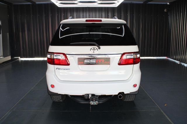 2010 Toyota Fortuner 3.0 D-4D Raised Body Auto, photo 5