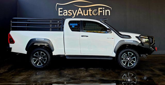 2023 Toyota Hilux 2.8 GD-6 Raised Body Legend Auto Extended Cab, photo 4