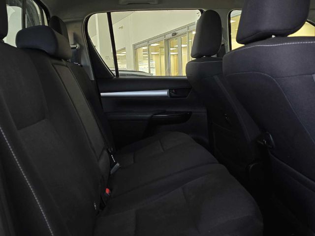 2025 Toyota Hilux 2.4 GD-6 Raider 4x4 Auto Double-Cab, photo 4