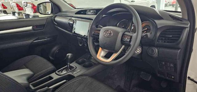 2026 Toyota Hilux 2.4 GD-6 Raised Body Raider Double-Cab, photo 4