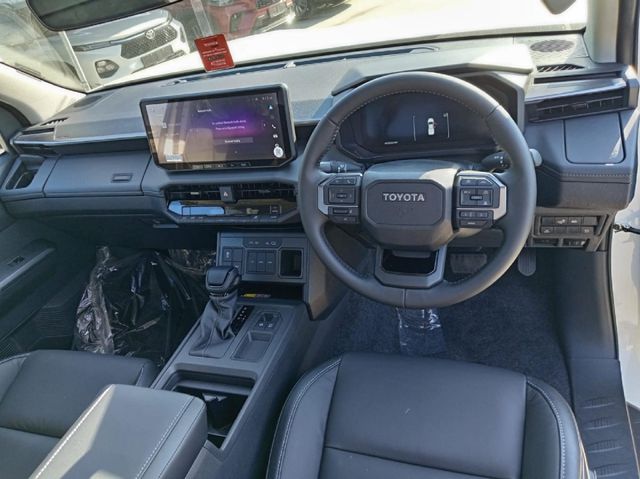 2026 Toyota Hilux 2.8 GD-6 RB Raider X 4x4 Auto Extended Cab, photo 4
