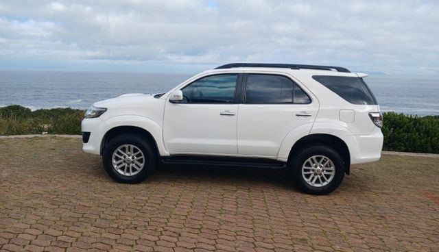 2012 Toyota Fortuner 3.0 D-4D 4x4 Auto, photo 3