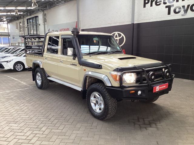 2016 Toyota Land Cruiser 79 4.5 D Double-Cab