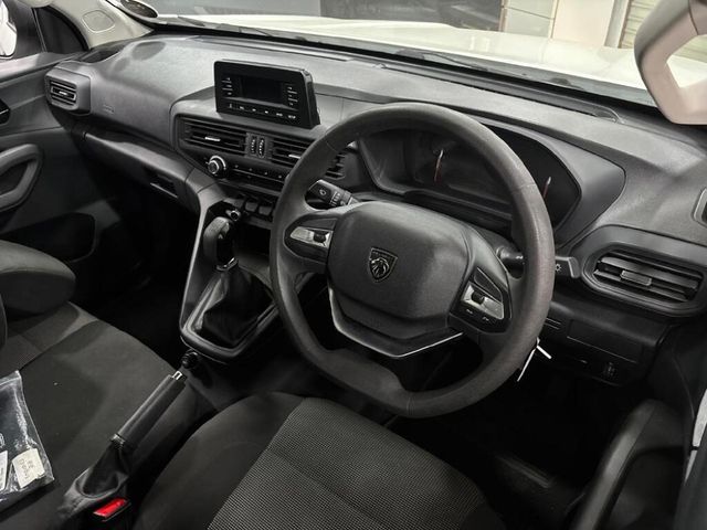 2026 Peugeot Landtrek 1.9D Professional Single Cab, photo 5