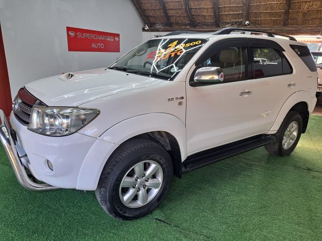2011 Toyota Fortuner 3.0 D-4D Raised Body Auto