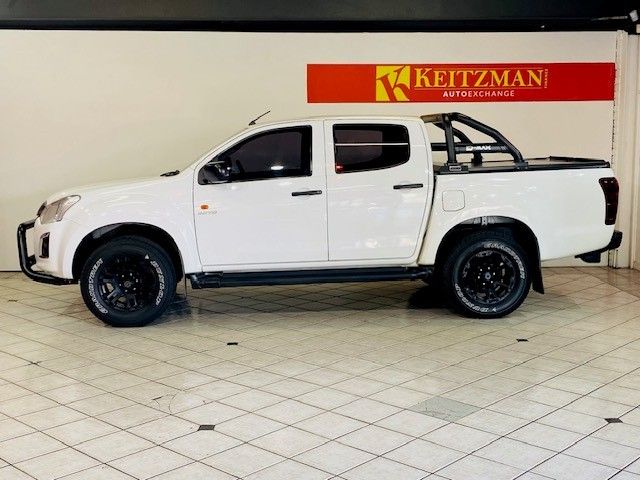 2021 Isuzu D-Max 300 X-Rider Auto Double-Cab, photo 3