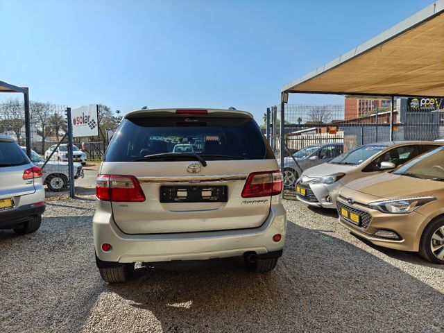 2010 Toyota Fortuner 3.0 D-4D Raised Body Auto, photo 5