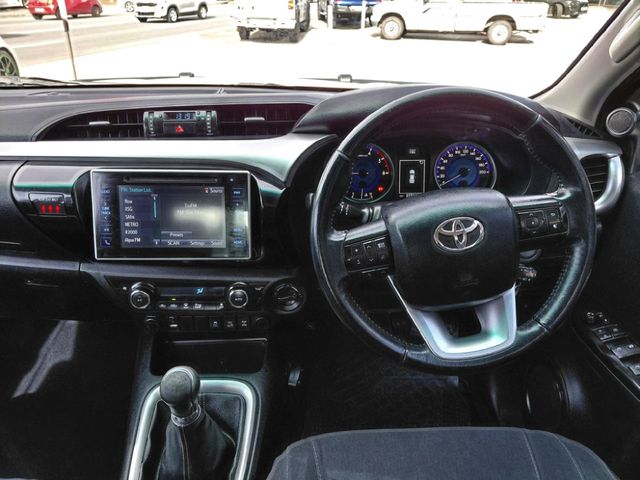 2017 Toyota Hilux 2.8 GD-6 Raider 4x4 Double-Cab, photo 3